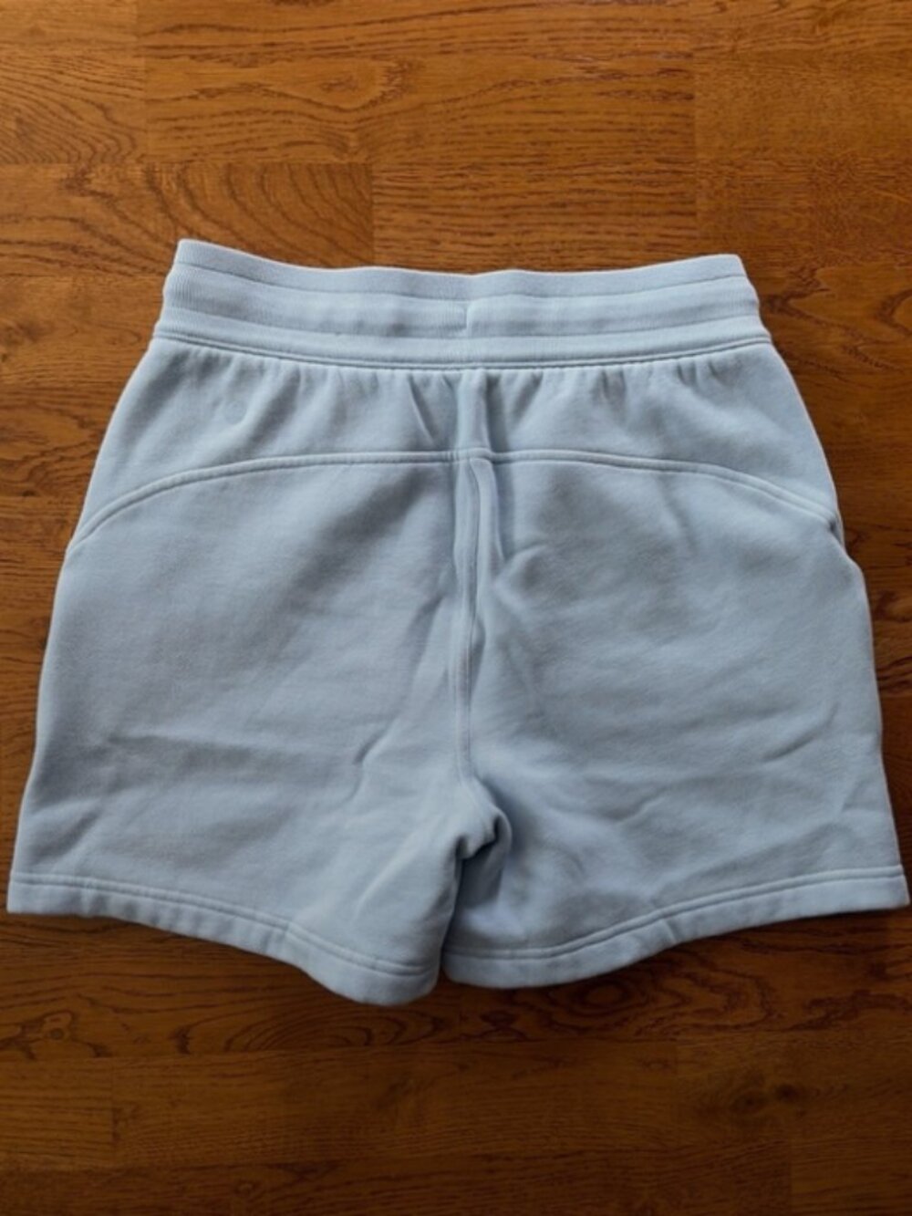 Lululemon Scuba High-Rise Shorts 6 Linen Blue Pockets 5" Drawstring Pockets Soft - Picture 3 of 5